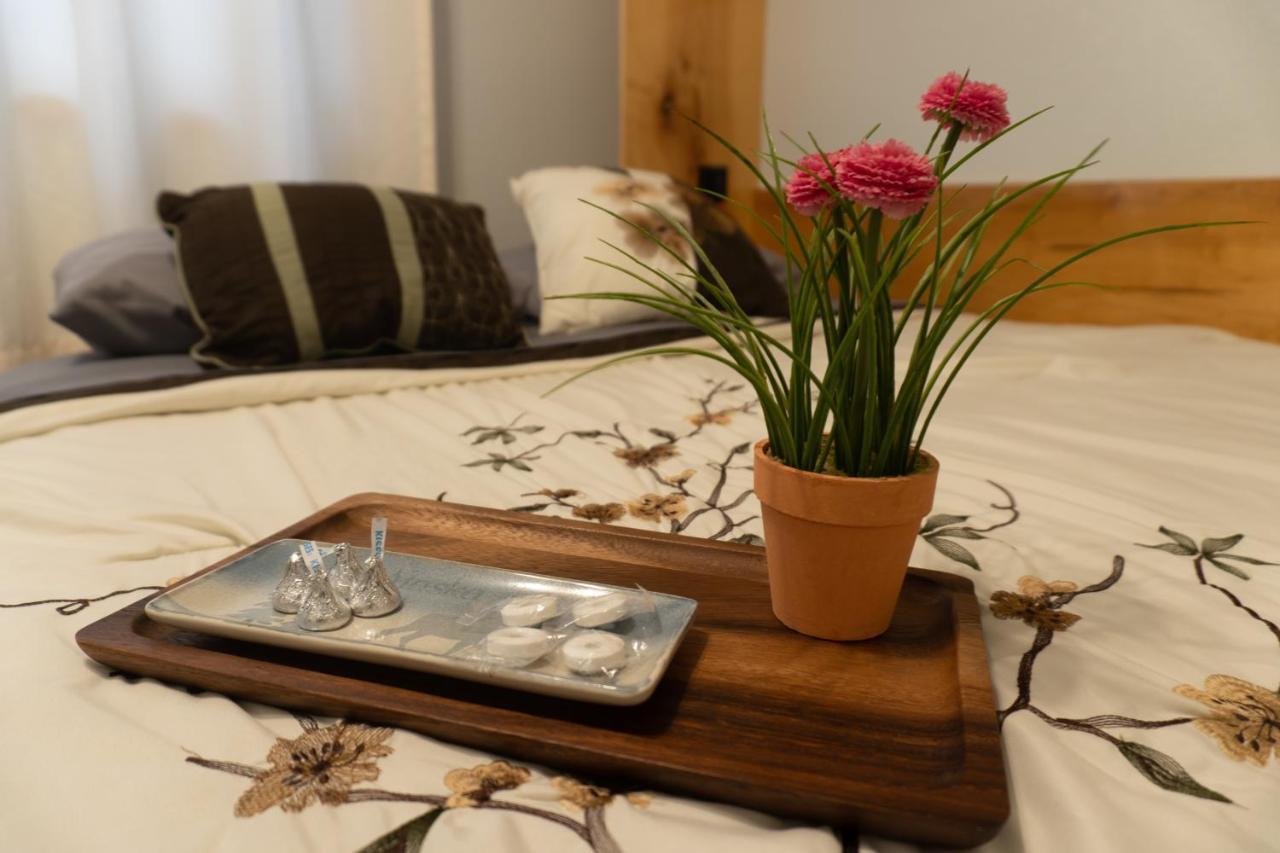 Trinity Escapes - Two Bedroom Two Bathroom Full Apartment Near Airport Anchorage Exterior foto