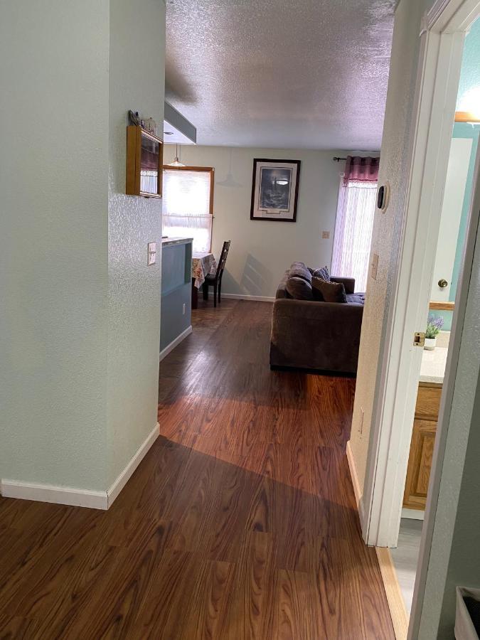 Trinity Escapes - Two Bedroom Two Bathroom Full Apartment Near Airport Anchorage Exterior foto
